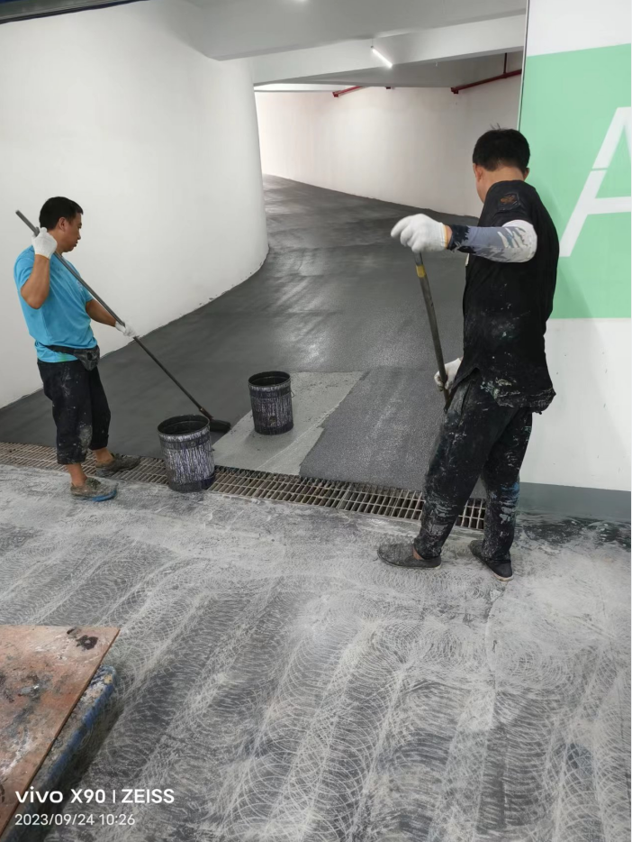 湖南長(zhǎng)沙平吉上苑地下車(chē)庫(kù)地坪漆施工